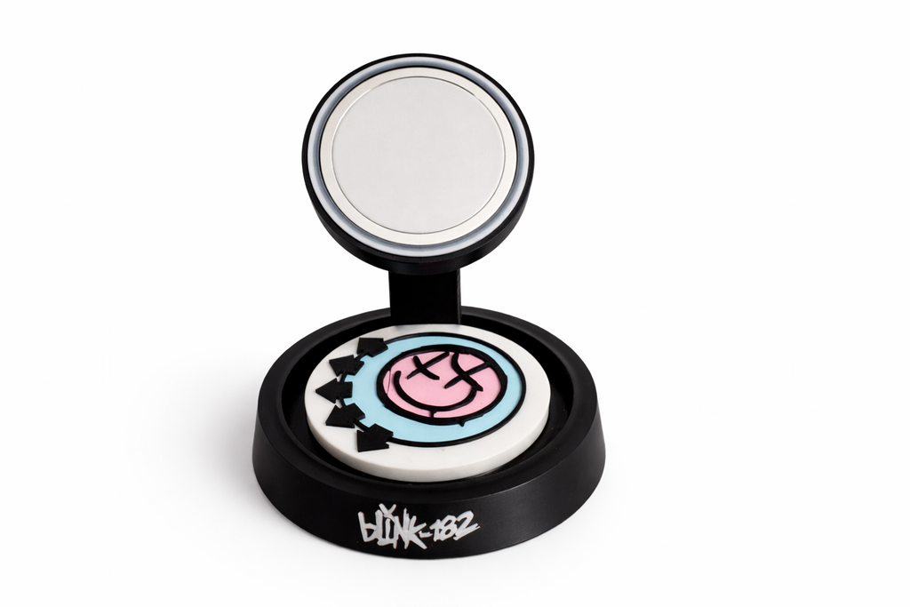 Blink-182 MagSafe Charger Stand | 3D Printed Phone Dock | Pop Punk Desk Setup | iPhone Magnetic Stand | Gift for Music Fans