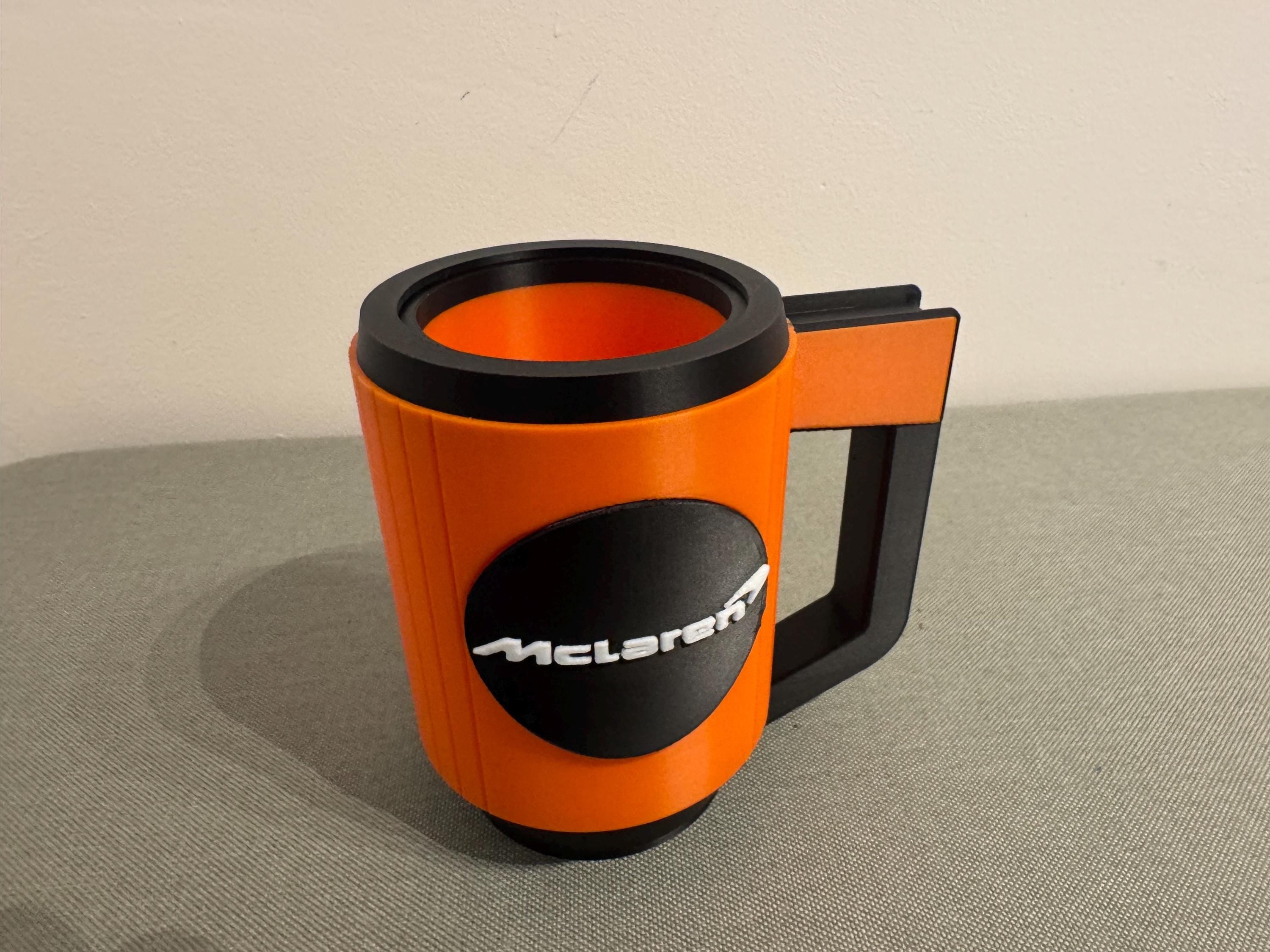 McLaren F1 Style Beer Can Holder – 440ml | 3D Printed Can Cooler with Handle